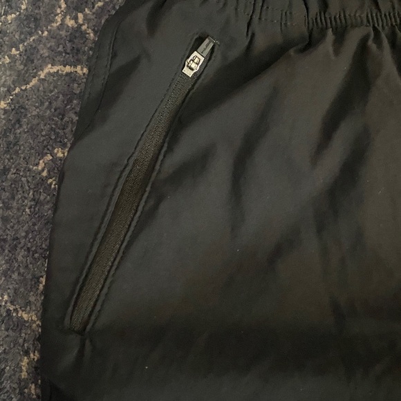 Eddie Bauer Ranier pull on water resistant joggers . - Picture 4 of 7